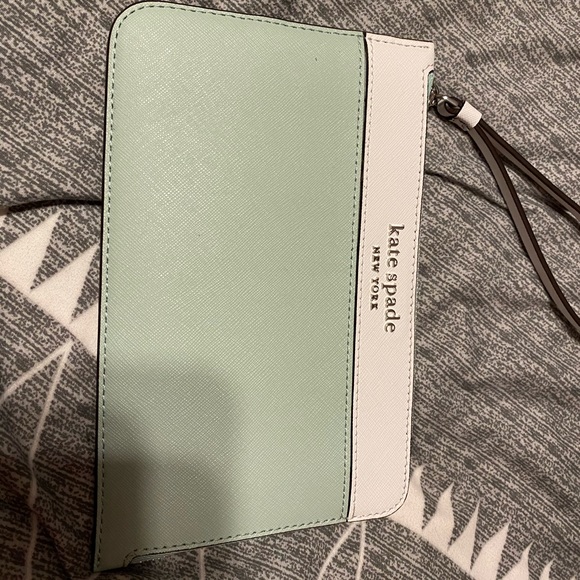 Kate Spade Cameron Wristlet Wallet - Picture 1 of 4